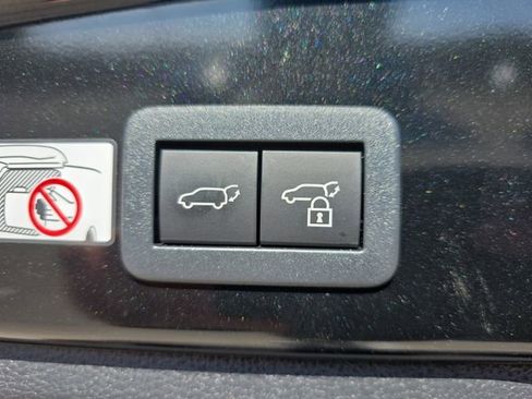 Used 2026 Toyota Corolla Cross XLE image 13