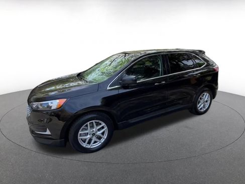 Used 2024 Ford Edge SEL image 8
