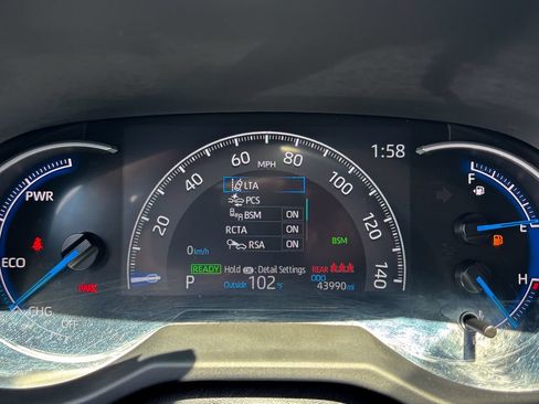 Used 2025 Toyota RAV4 LE AWD/4WD image 27