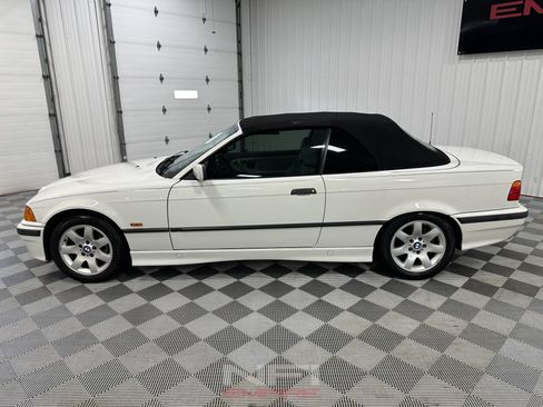 Used 1999 BMW 323i Convertible RWD image 4