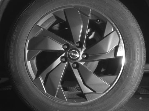 Used 2025 Nissan Rogue SV image 14