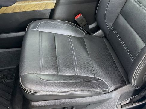 Used 2018 GMC Yukon Denali w/ Open Road Package AWD/4WD image 19