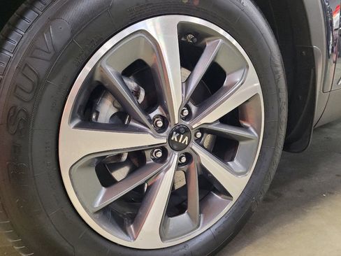 Used 2019 Kia Sorento EX image 31