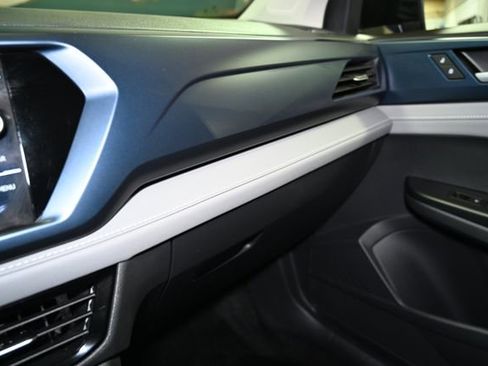 Used 2024 Volkswagen Taos SE image 39