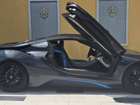 Used 2019 BMW i8 Roadster AWD/4WD image 11