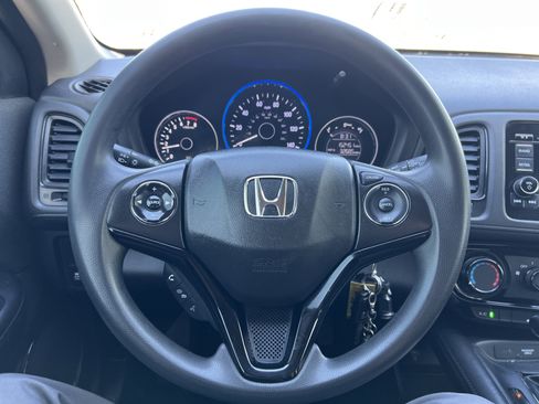 Used 2019 Honda HR-V LX image 27