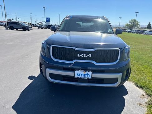 Used 2025 Kia Telluride EX w/ EX Captain's Chair Package AWD/4WD image 8