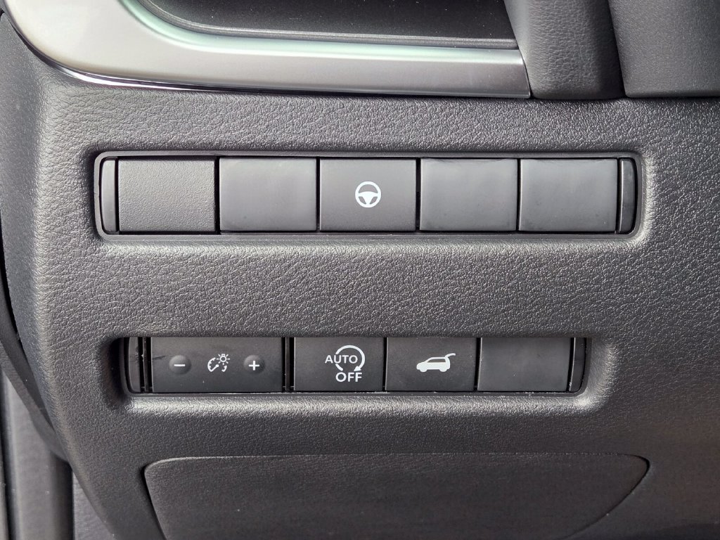 Certified 2026 Nissan Rogue SV FWD image 32