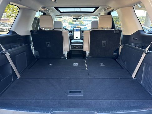Used 2024 Ford Expedition Limited image 36