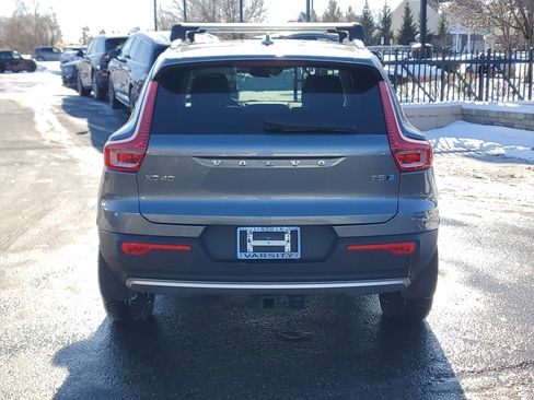 Used 2019 Volvo XC40 T5 Momentum image 5