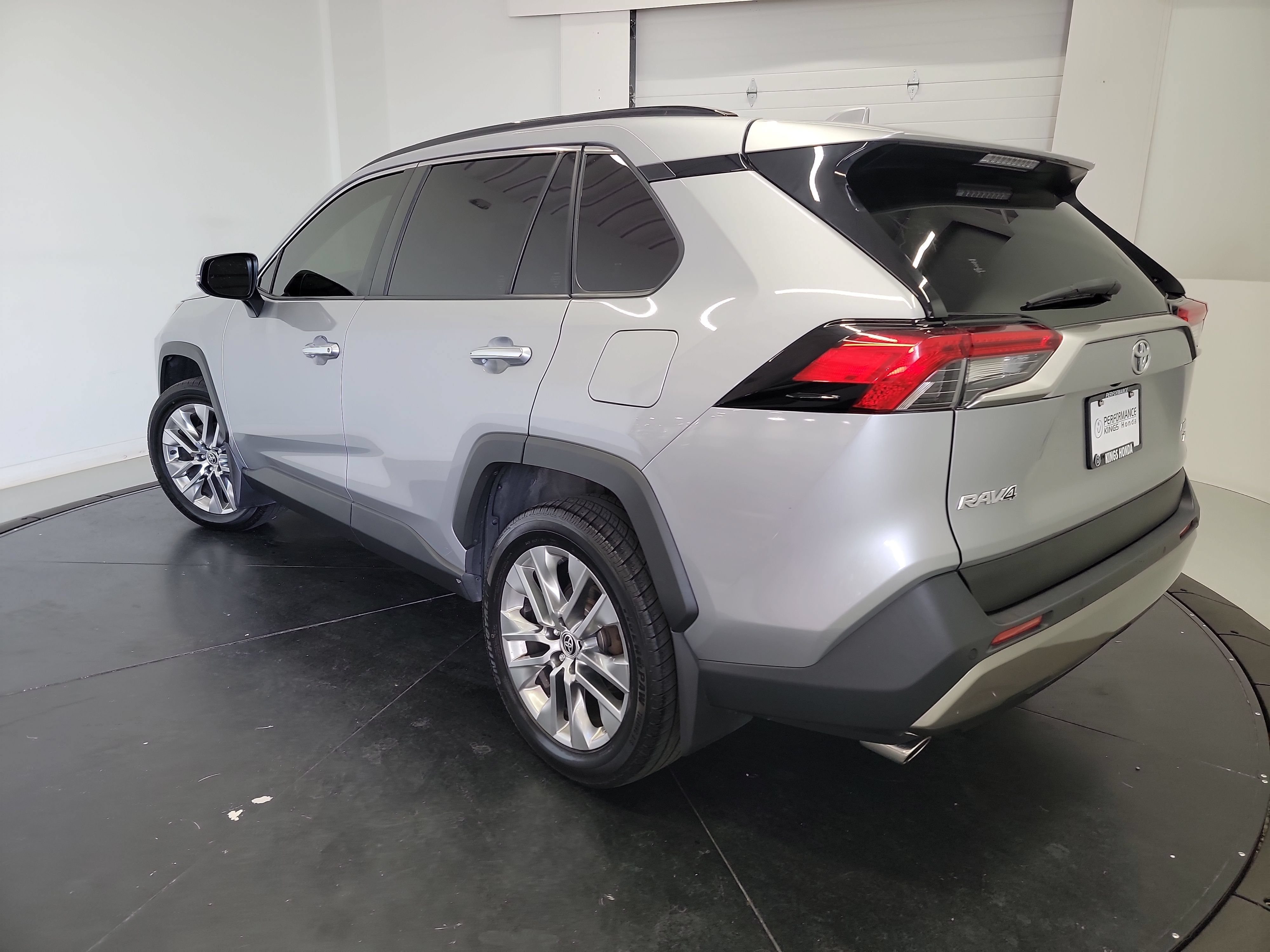 Used 2022 Toyota RAV4 Limited AWD/4WD image 6