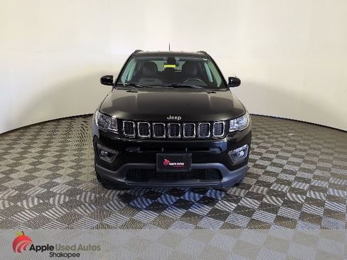 Used 2017 Jeep Compass Latitude w/ Popular Equipment Group AWD/4WD image 2