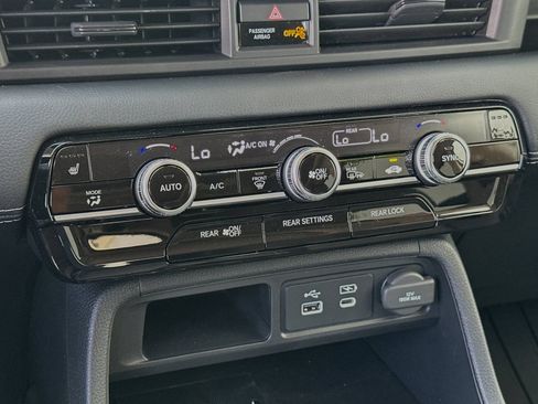 Certified 2025 Honda Pilot Touring image 25