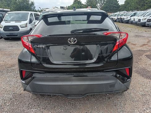 Used 2019 Toyota C-HR XLE FWD image 6