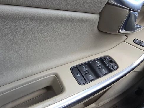 Used 2015 Volvo V60 T5 Premier w/ Convenience Package image 55