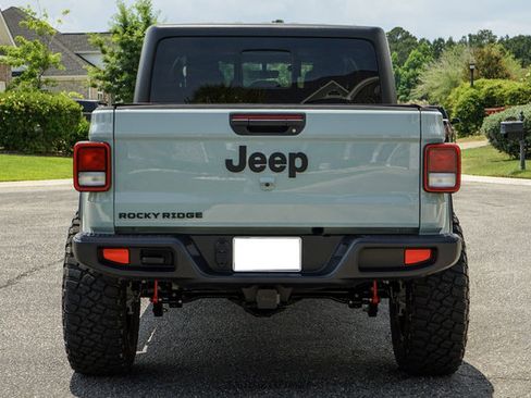 Used 2023 Jeep Gladiator Sport AWD/4WD image 7