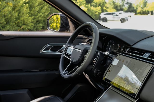 New 2026 Land Rover Range Rover Velar S AWD/4WD image 20