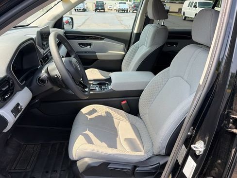 Used 2024 Honda Pilot LX image 15