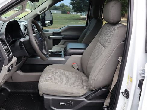 Used 2019 Ford F350 XLT w/ XLT Premium Package AWD/4WD image 19