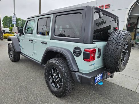 Used 2024 Jeep Wrangler Unlimited AWD/4WD image 3