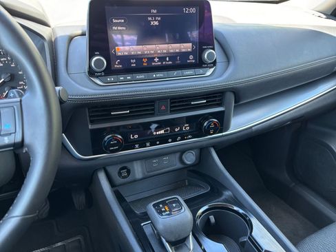Used 2025 Nissan Rogue SV AWD/4WD image 17