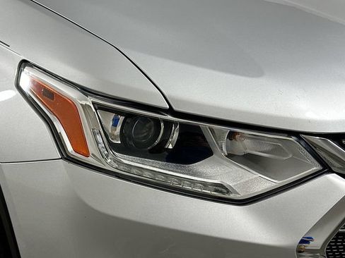 Used 2020 Chevrolet Traverse LT FWD image 25