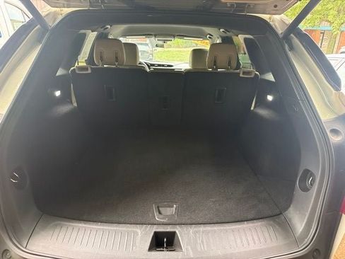 Used 2017 Cadillac XT5 FWD image 21