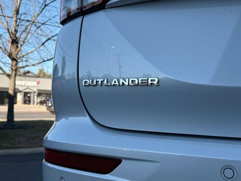 Used 2024 Mitsubishi Outlander SEL image 12