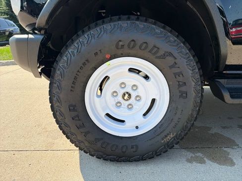 New 2026 Ford Bronco Heritage Edition AWD/4WD image 13