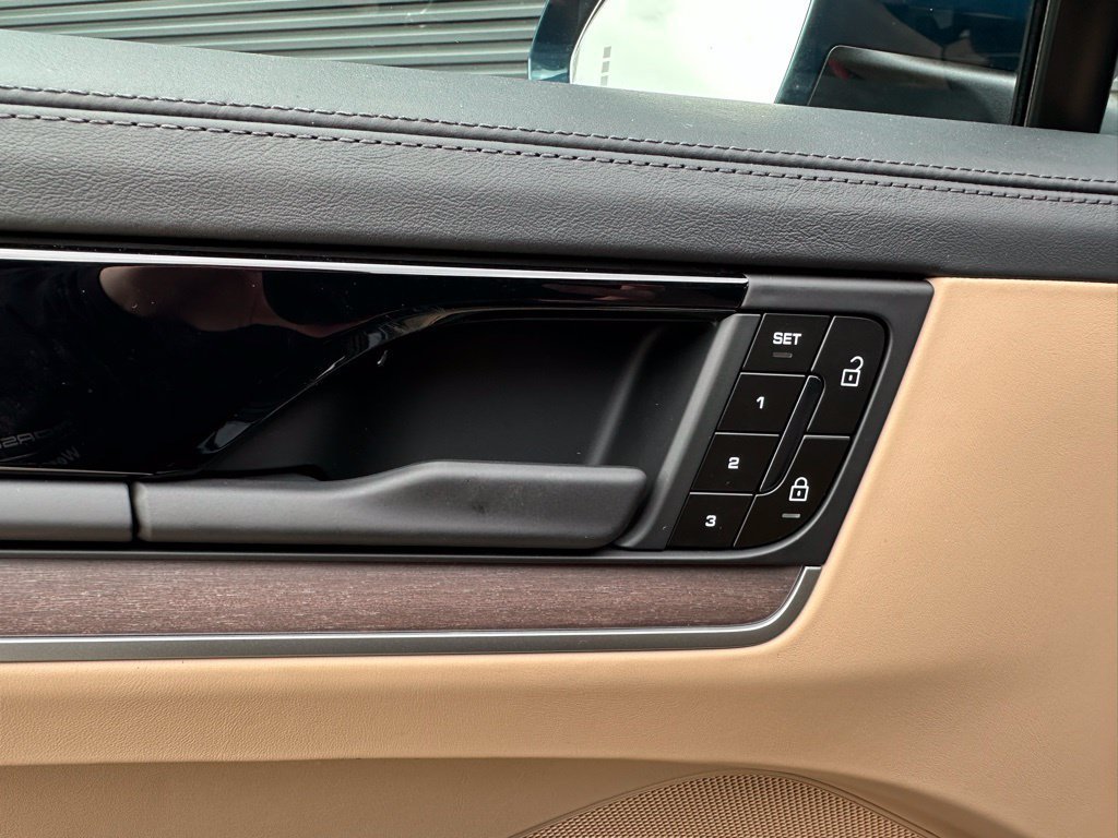 Certified 2026 Porsche Cayenne S AWD/4WD image 21