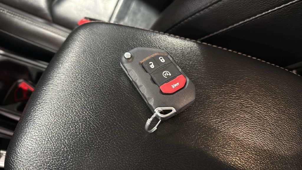 Used 2021 Jeep Wrangler Unlimited Sahara w/ Uconnect 4C Nav & Sound Group AWD/4WD image 39