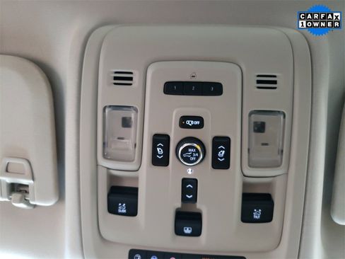 Used 2024 GMC Yukon XL Denali image 34