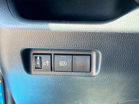 Used 2019 Toyota RAV4 XLE FWD image 35