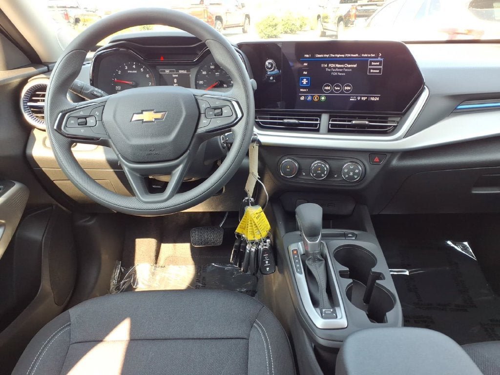 New 2026 Chevrolet Trax LS w/ LS Convenience Package FWD image 16