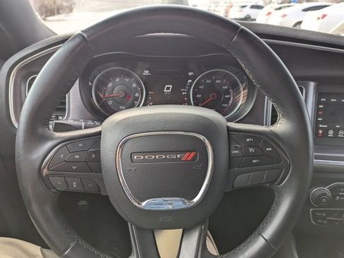 Used 2018 Dodge Charger SXT image 11