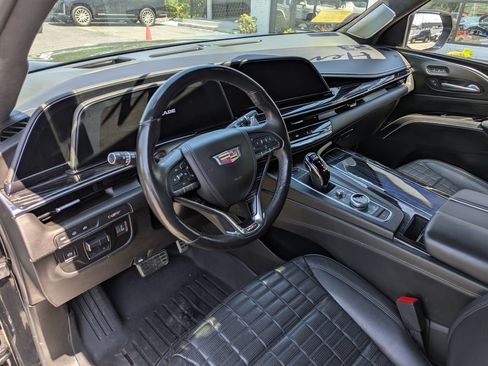 Used 2023 Cadillac Escalade V AWD/4WD image 18