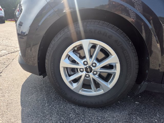 Used 2022 Kia Carnival LX FWD image 40