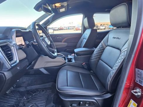 Used 2023 GMC Canyon Denali image 11