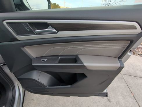 Used 2022 Volkswagen Atlas SE image 33