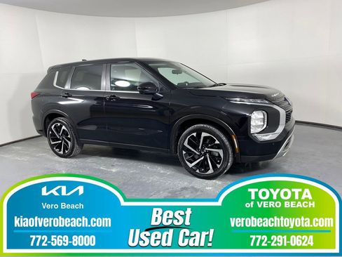 Used 2024 Mitsubishi Outlander SE image 1