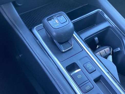 Used 2022 Nissan Pathfinder S image 11