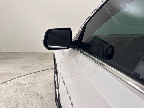 Used 2020 Chevrolet Traverse LT FWD image 18