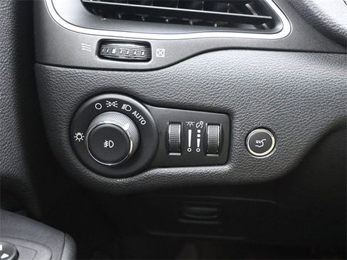 Used 2019 Jeep Cherokee Trailhawk w/ Comfort/Convenience Group image 29