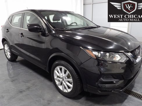 Used 2021 Nissan Rogue Sport S image 1