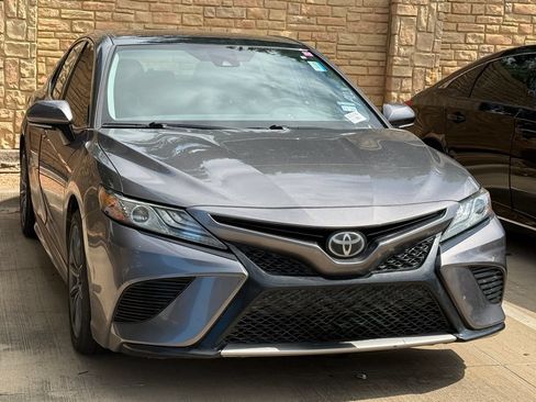 Used 2019 Toyota Camry XSE FWD image 3