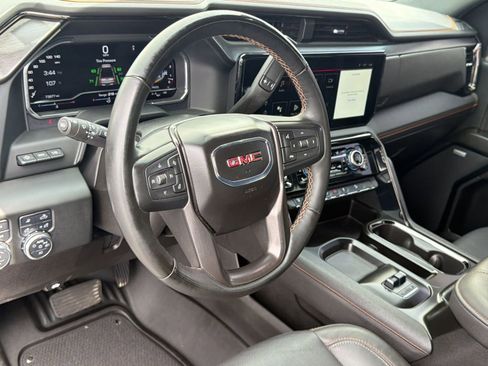 Used 2024 GMC Sierra 2500 AT4 w/ AT4 Premium Plus Package AWD/4WD image 4