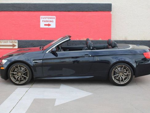 Used 2012 BMW M3 Convertible w/ Premium Pkg RWD image 2