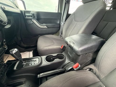 Used 2015 Jeep Wrangler Unlimited Sport w/ Quick Order Package 24S AWD/4WD image 14
