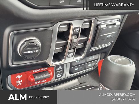 New 2025 Jeep Gladiator Rubicon w/ Convenience Group AWD/4WD image 22