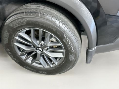 Used 2023 Nissan Rogue S FWD image 11